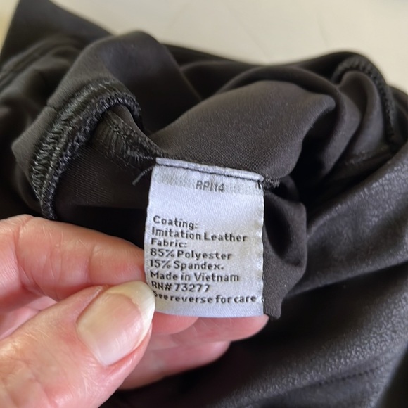 Nine West  NWOT  Imitation leather Leggings  Very nice look texture feel  Size S - Picture 3 of 10